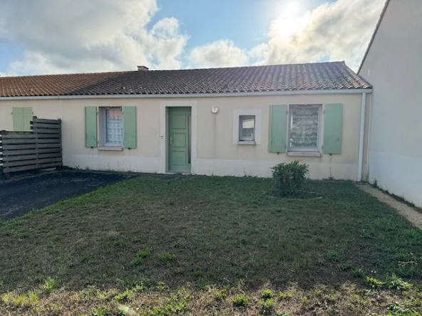 Maison de plain-pied à vendre avec 2 chambres à Sainte Hermine