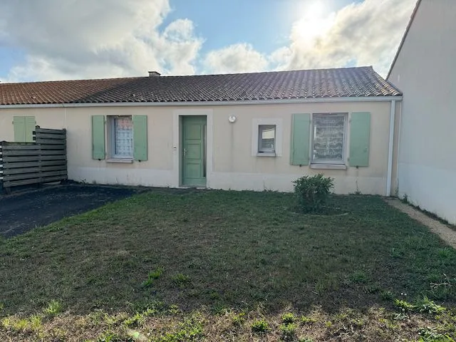 Maison de plain-pied à vendre avec 2 chambres à Sainte Hermine 