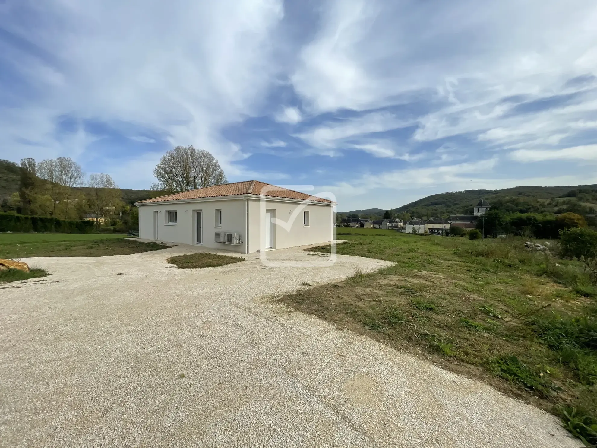 Maison neuve à finir avec 3 chambres à Borreze 