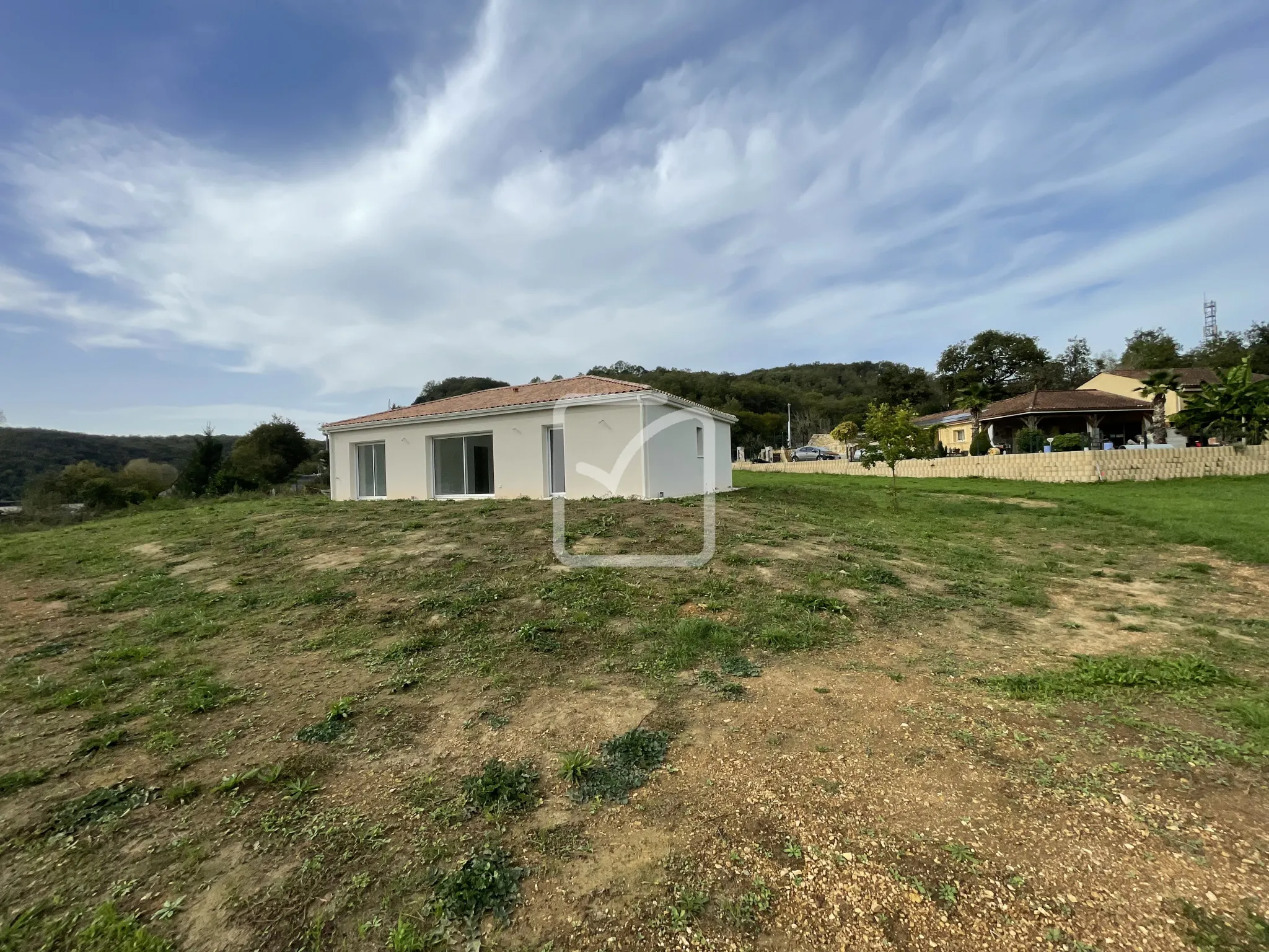 Maison neuve à finir avec 3 chambres à Borreze 