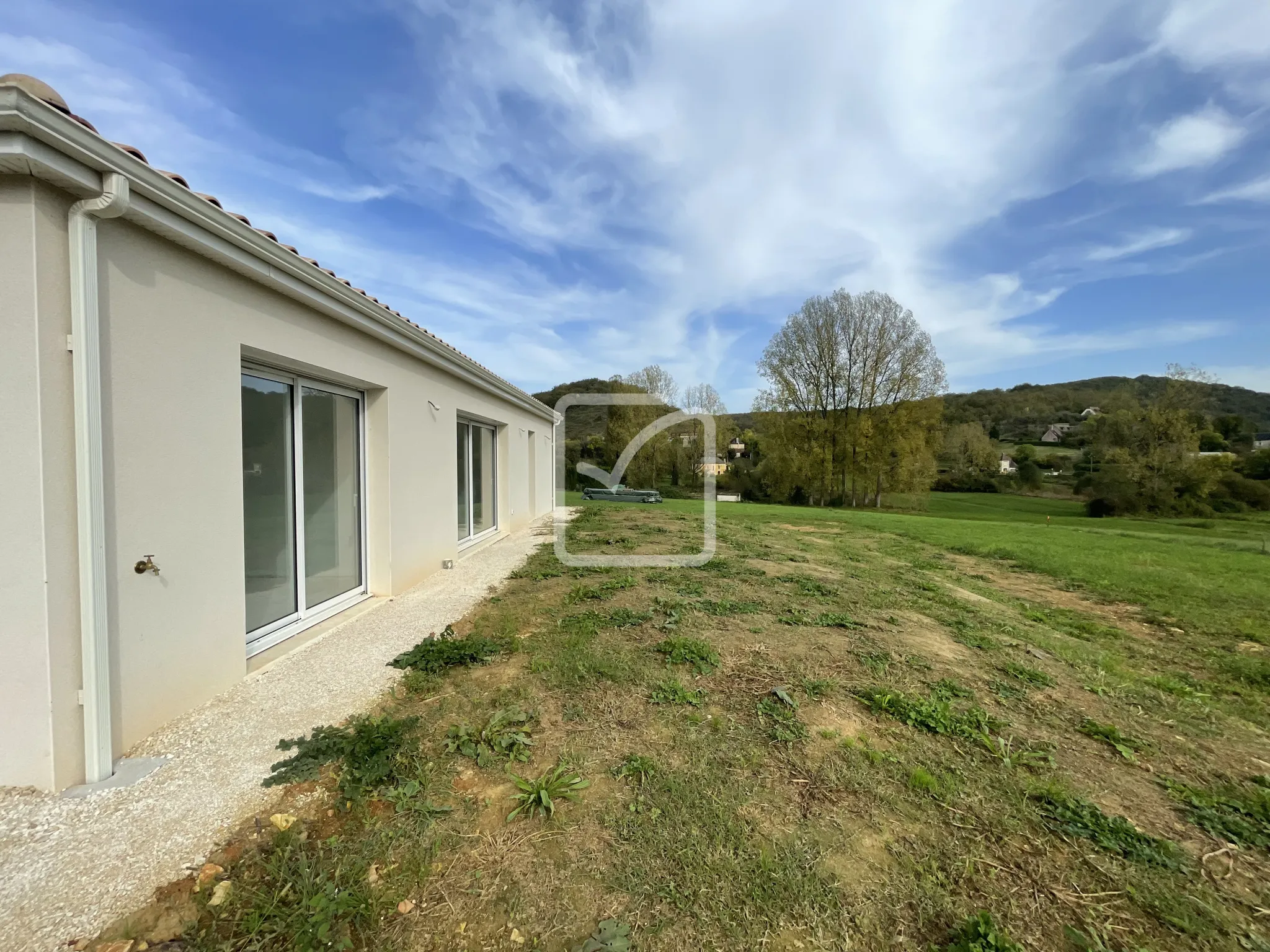 Maison neuve à finir avec 3 chambres à Borreze 