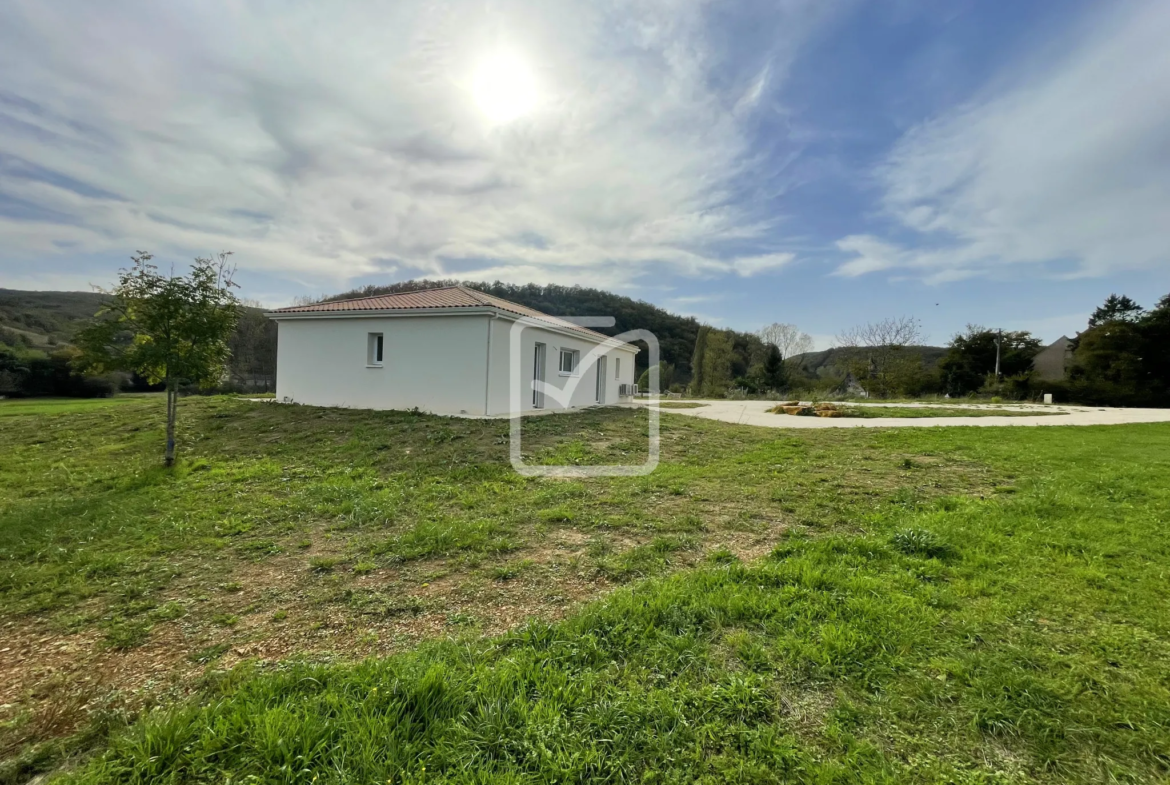 Maison neuve à terminer de 3 chambres à Borreze 