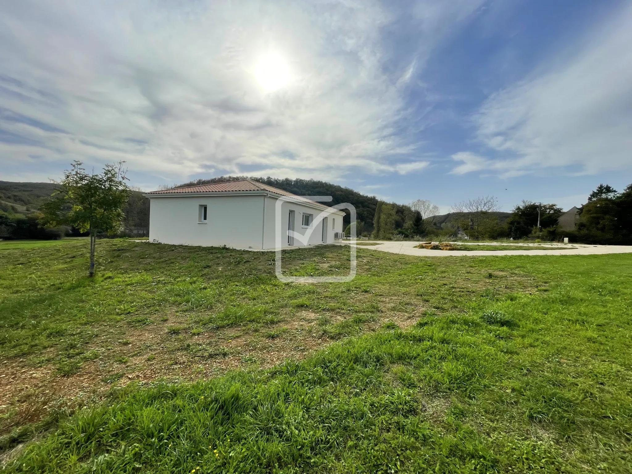 Maison neuve à terminer de 3 chambres à Borreze 