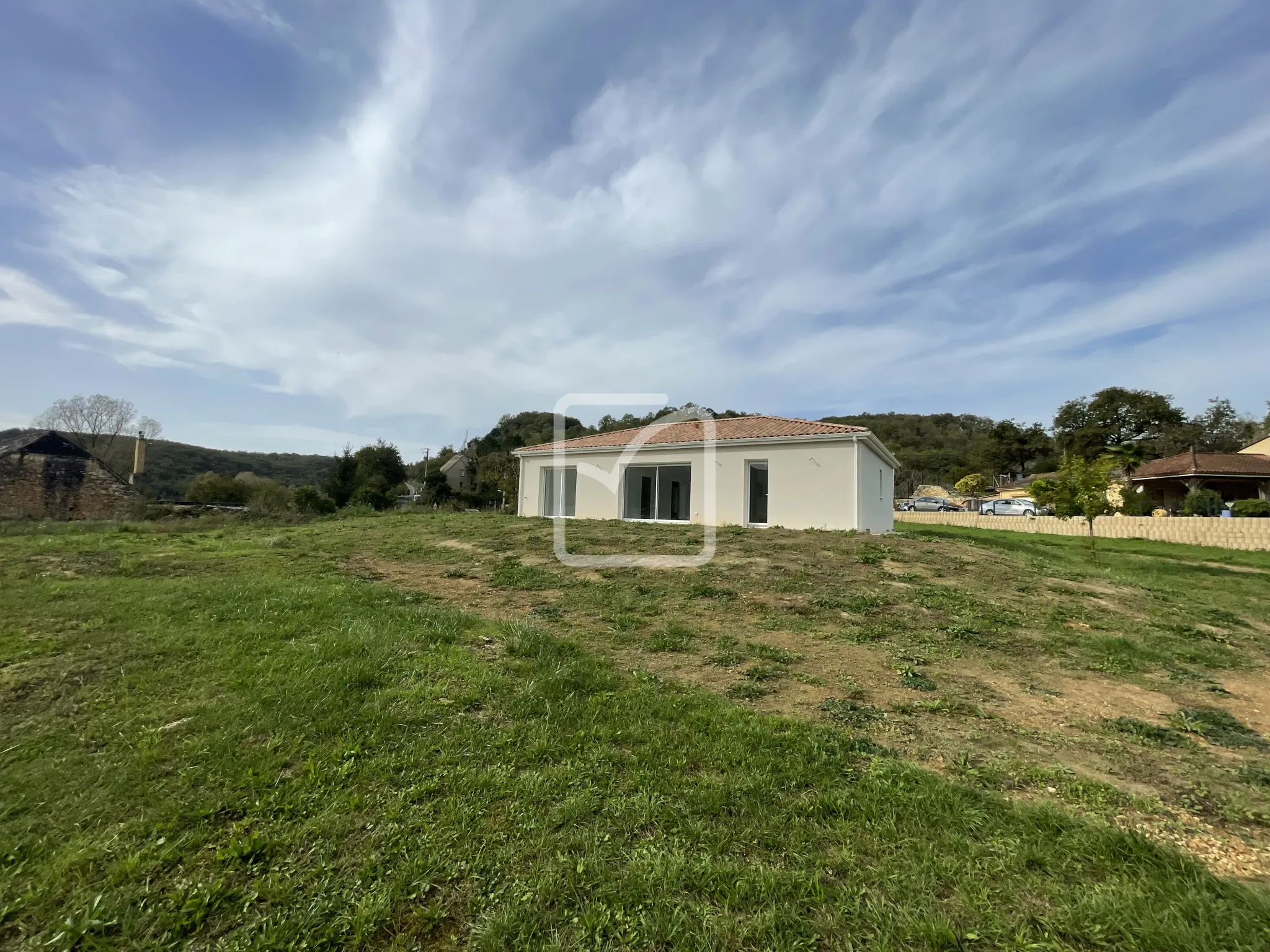 Maison neuve à finir avec 3 chambres à Borreze 