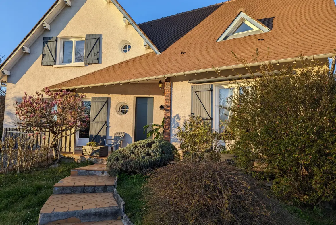 Magnifique Maison sur Sous-Sol à Nevers - 4 Chambres 