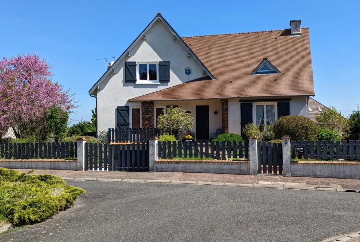 Magnifique Maison sur Sous-Sol à Nevers - 4 Chambres 