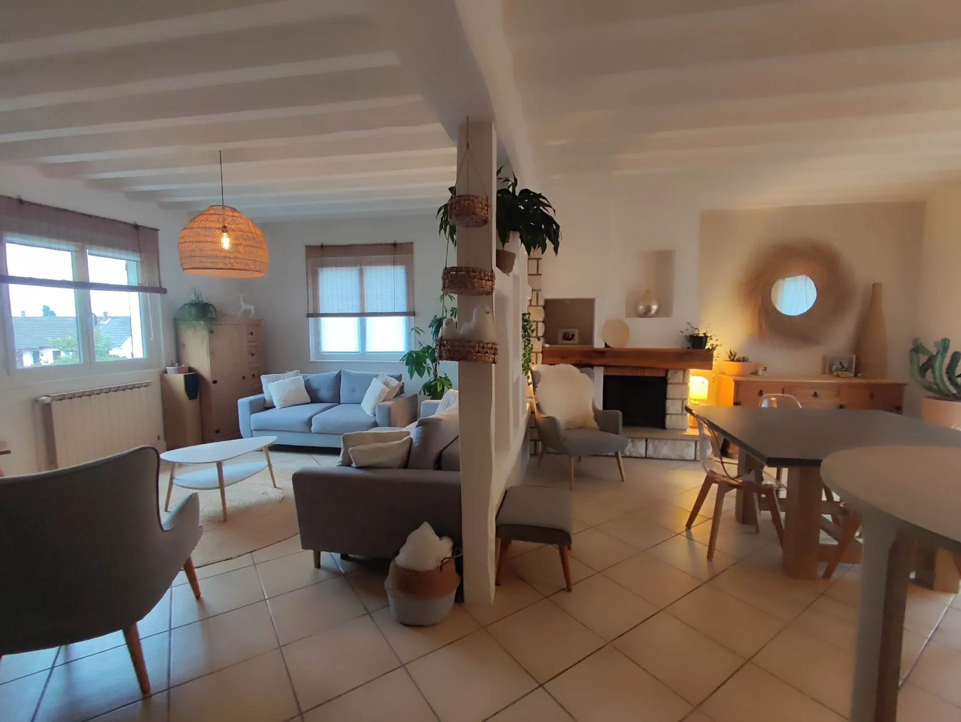 Magnifique Maison sur Sous-Sol à Nevers - 4 Chambres 