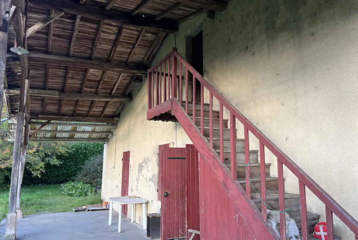 Maison Landaise à rénover totalement avec jardin à Roaillan 