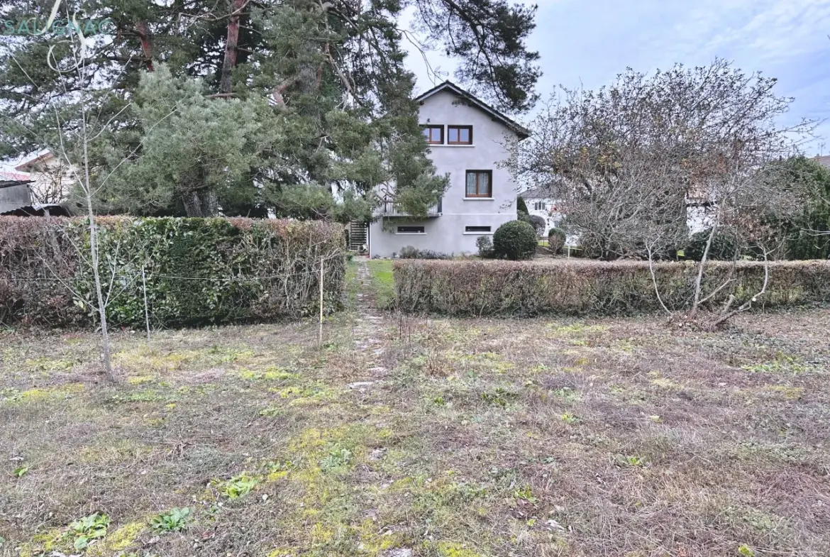 Maison traditionnelle à vendre à Péronnas - Quartier de la Correrie 