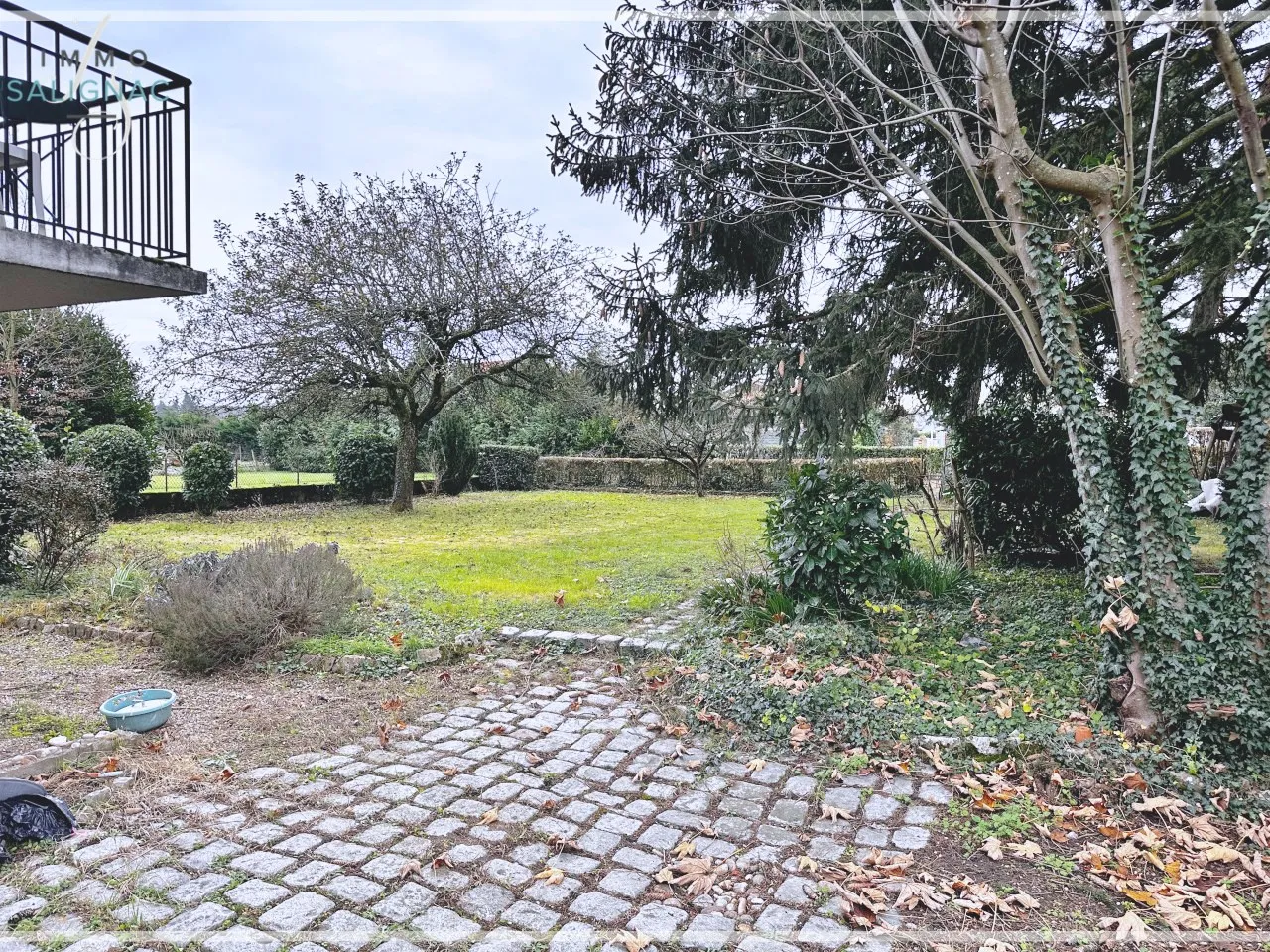 Maison traditionnelle à vendre à Péronnas - Quartier de la Correrie 