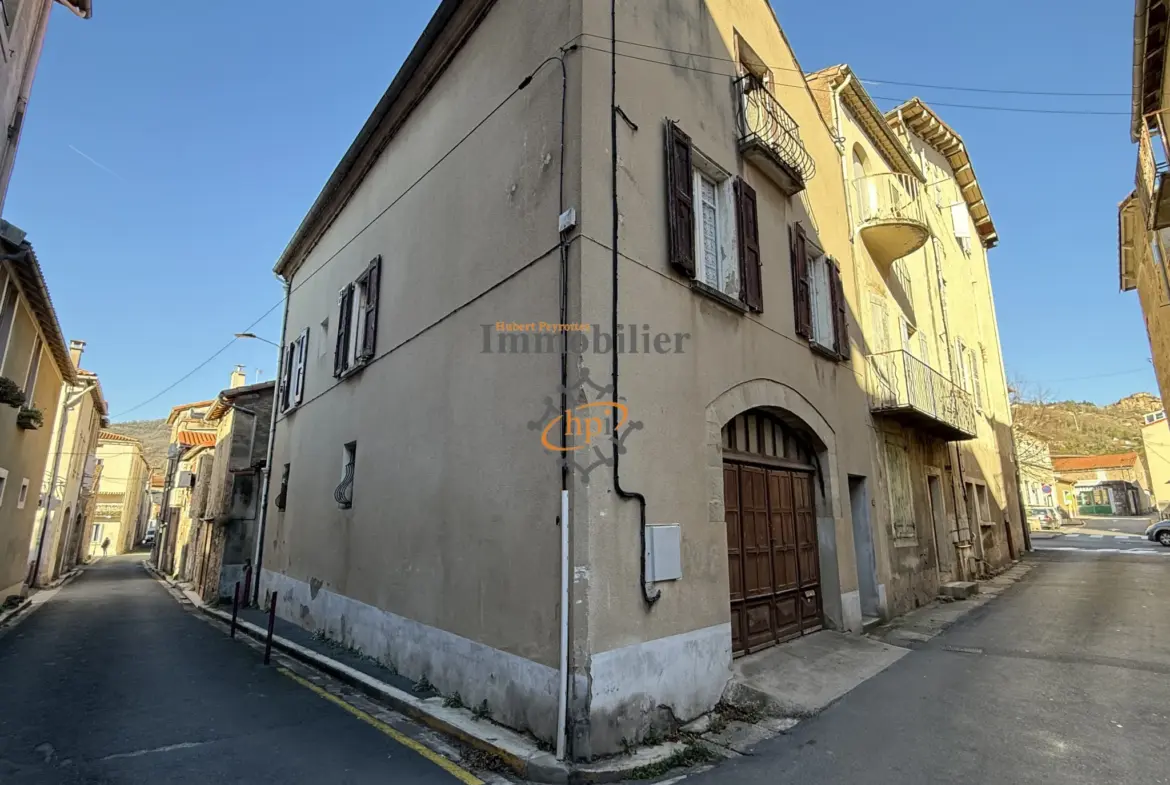 Maison de ville à vendre avec garage à Saint Affrique 