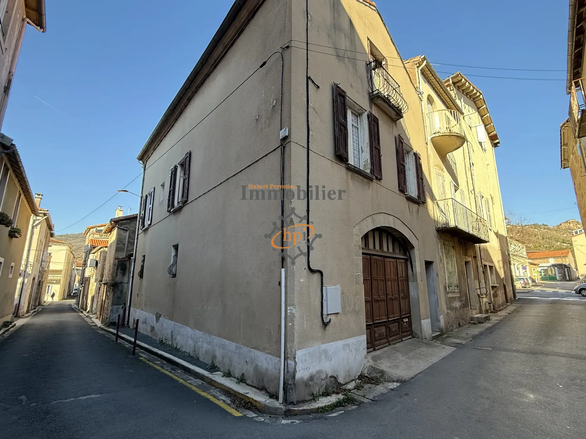 Maison de ville à vendre avec garage à Saint Affrique 