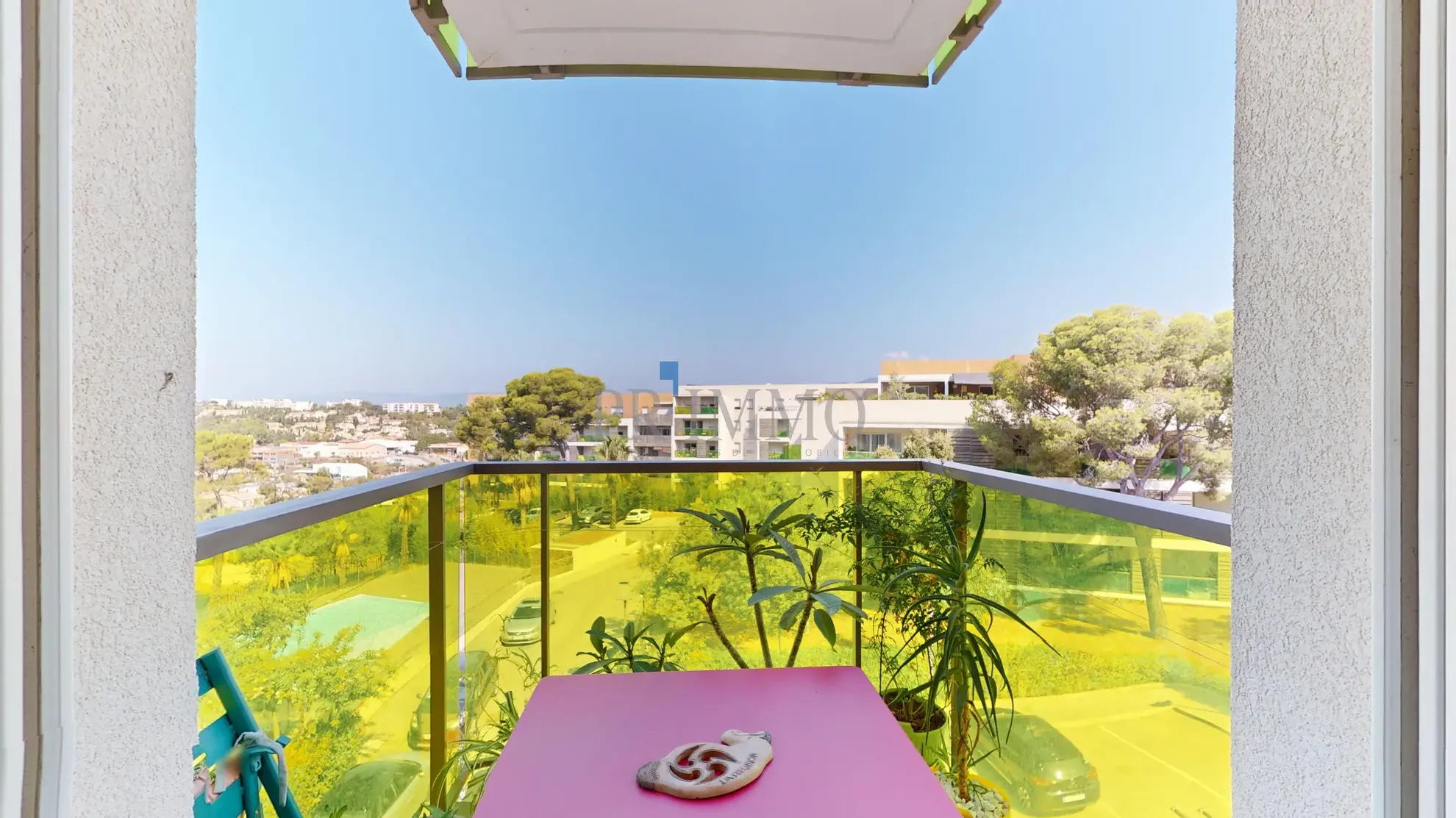 Grand appartement T2 à vendre avec terrasse à Saint-Raphaël 