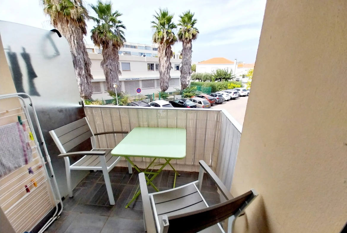 À vendre : studio rénové avec balcon à Balaruc-les-Bains 