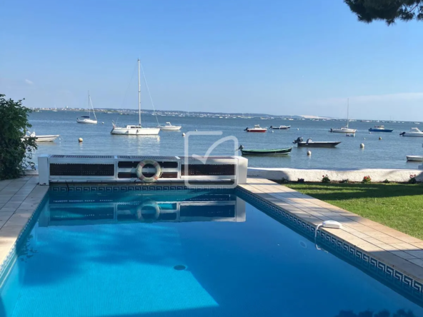 Villa exceptionnelle en première ligne, vue magique sur le Bassin d'Arcachon