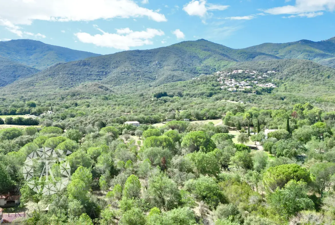 Terrain constructible de 850 m² à Laroque des Albères 