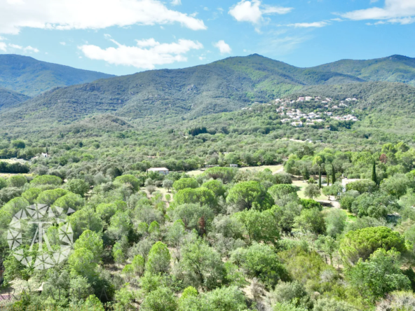 Terrain constructible de 850 m² à Laroque des Albères