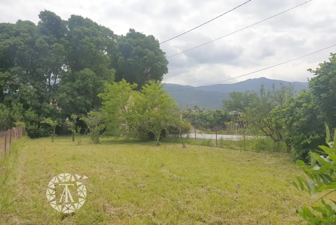 Terrain à bâtir atypique à Sorède avec vue sur les Albères 