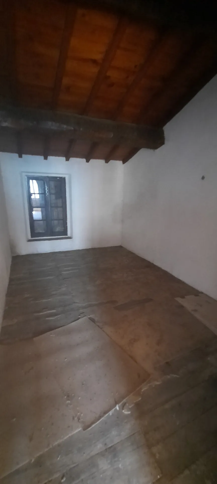 A vendre à Corsavy : Bâtiment de 330 m² à rénover 