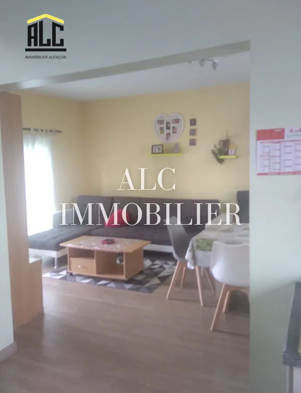 Maison de 87 m² à vendre à Courcite 