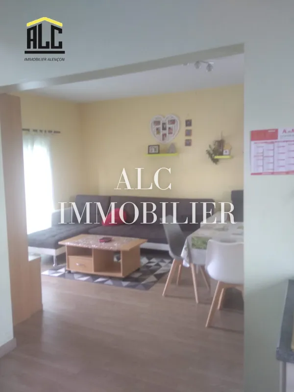 Maison de 87 m² à vendre à Courcite 