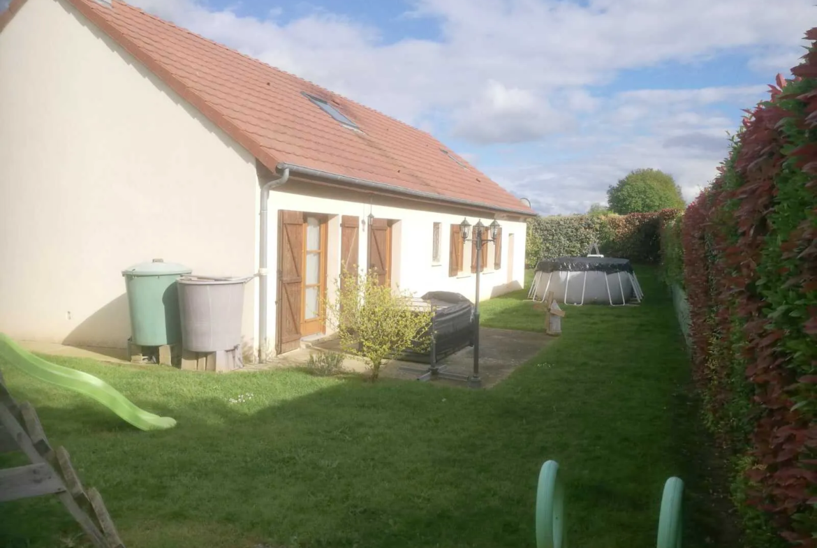 Maison familiale à vendre à Moulins le Carbonnel - 149 m² 