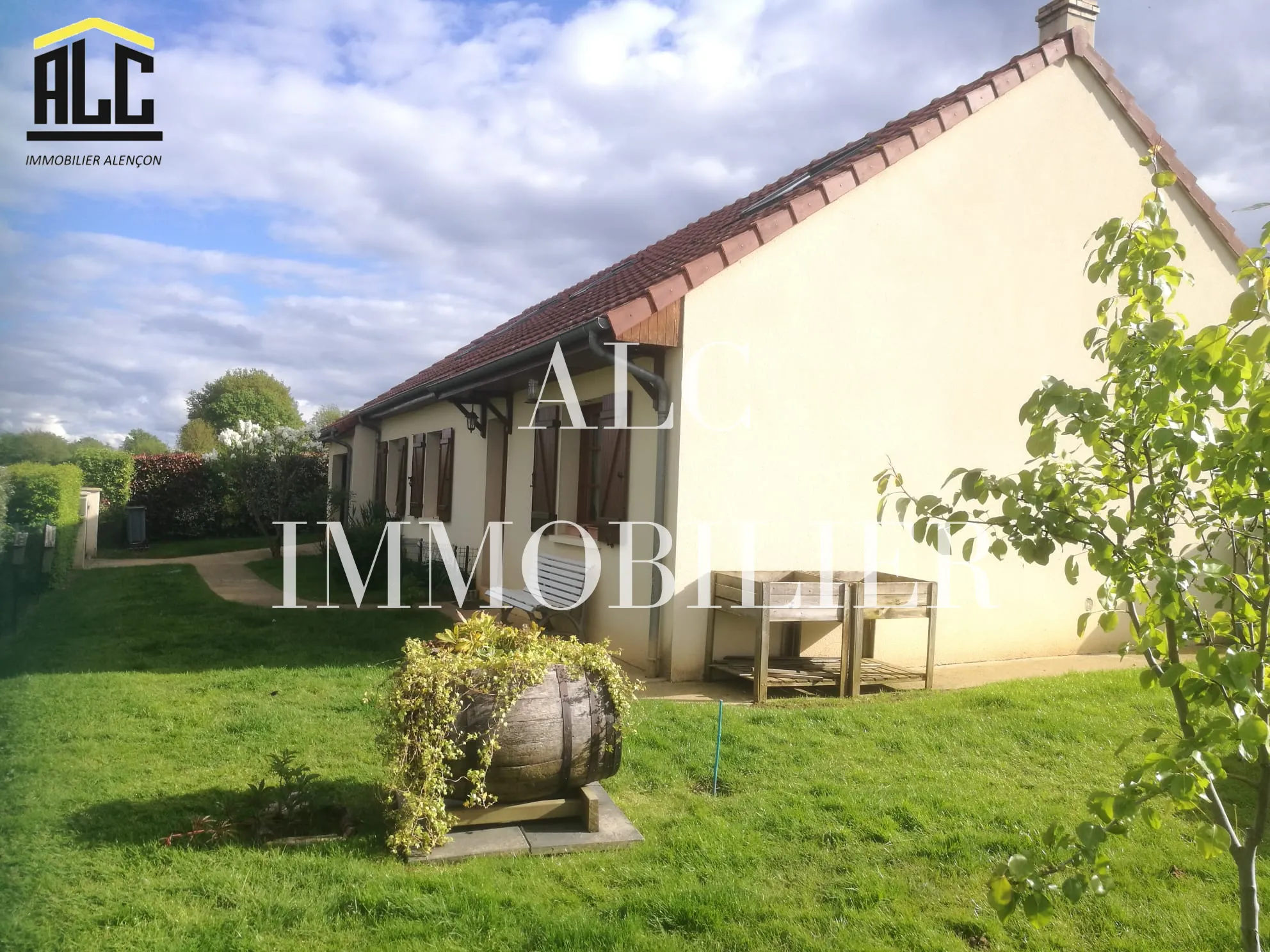 Maison familiale à vendre à Moulins le Carbonnel - 149 m² 