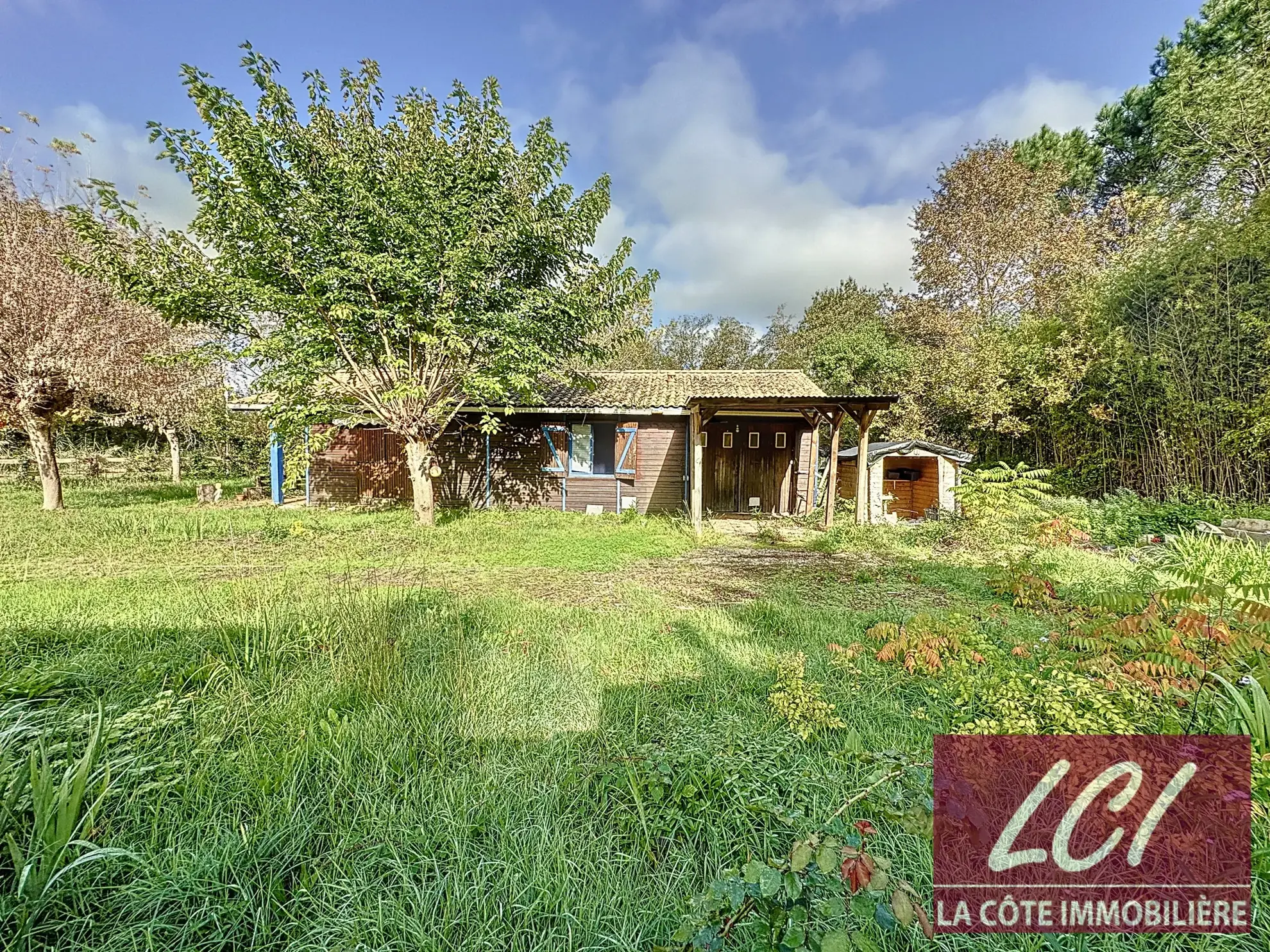 Maison en bois à rénover à Sanguinet sur terrain de 800 m² 