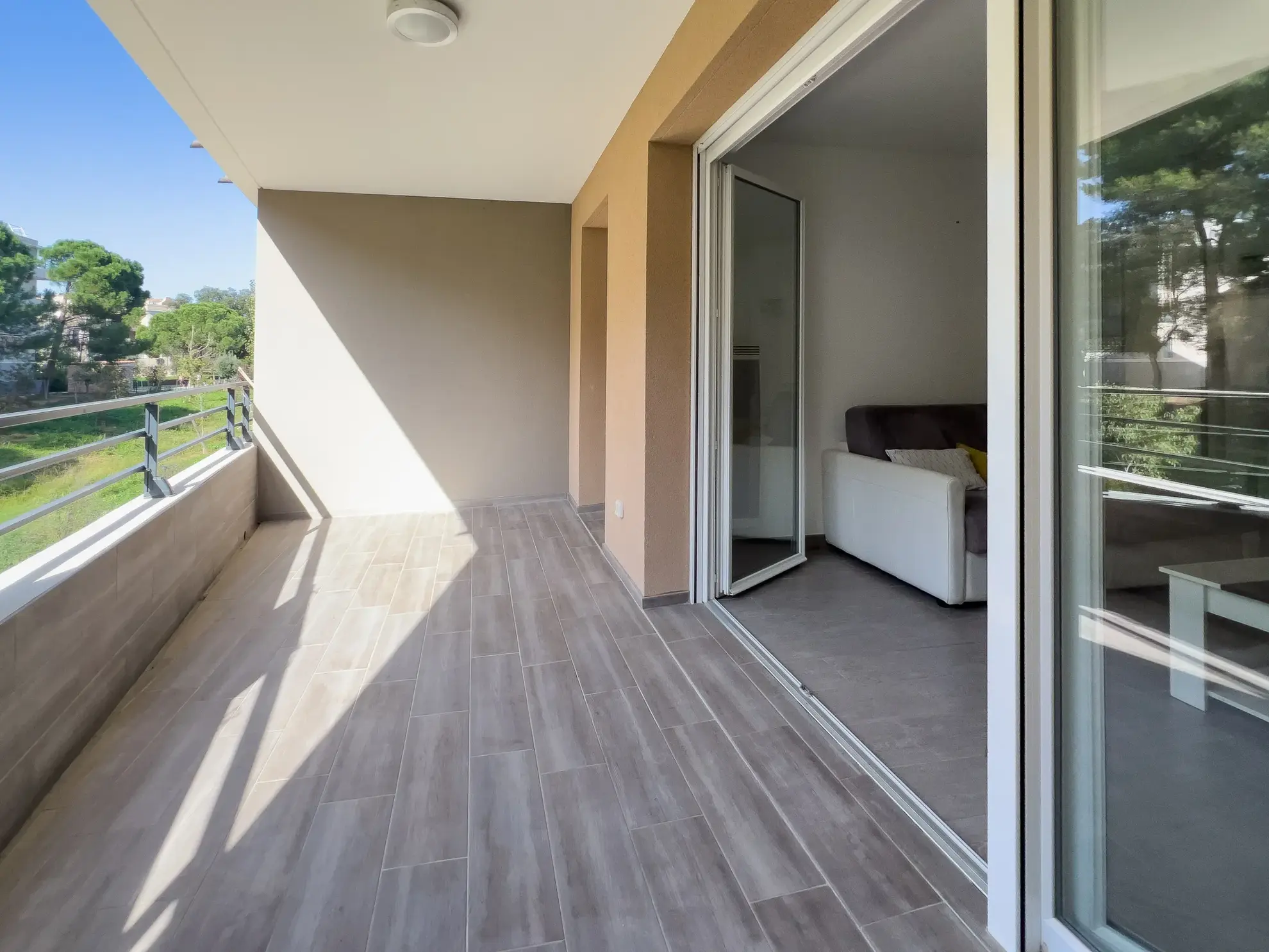 À vendre : Appartement T2 neuf avec terrasse à La Londe-les-Maures 