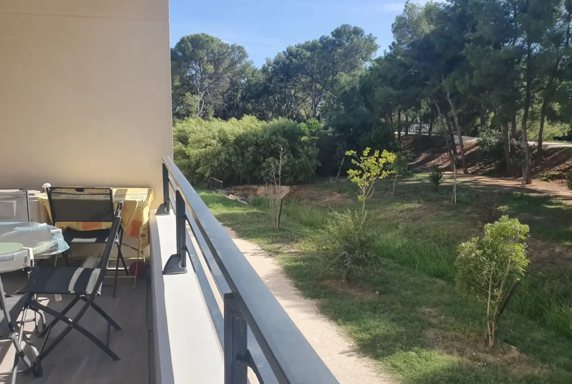 À vendre : Appartement T2 neuf avec terrasse à La Londe-les-Maures 