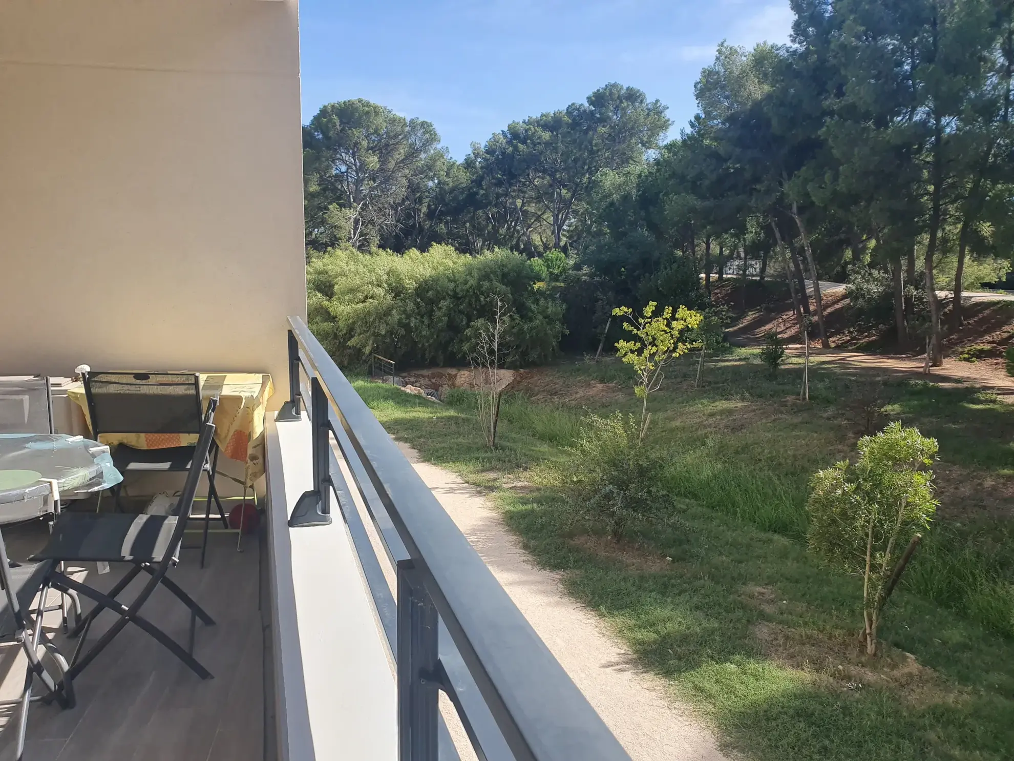 À vendre : Appartement T2 neuf avec terrasse à La Londe-les-Maures 