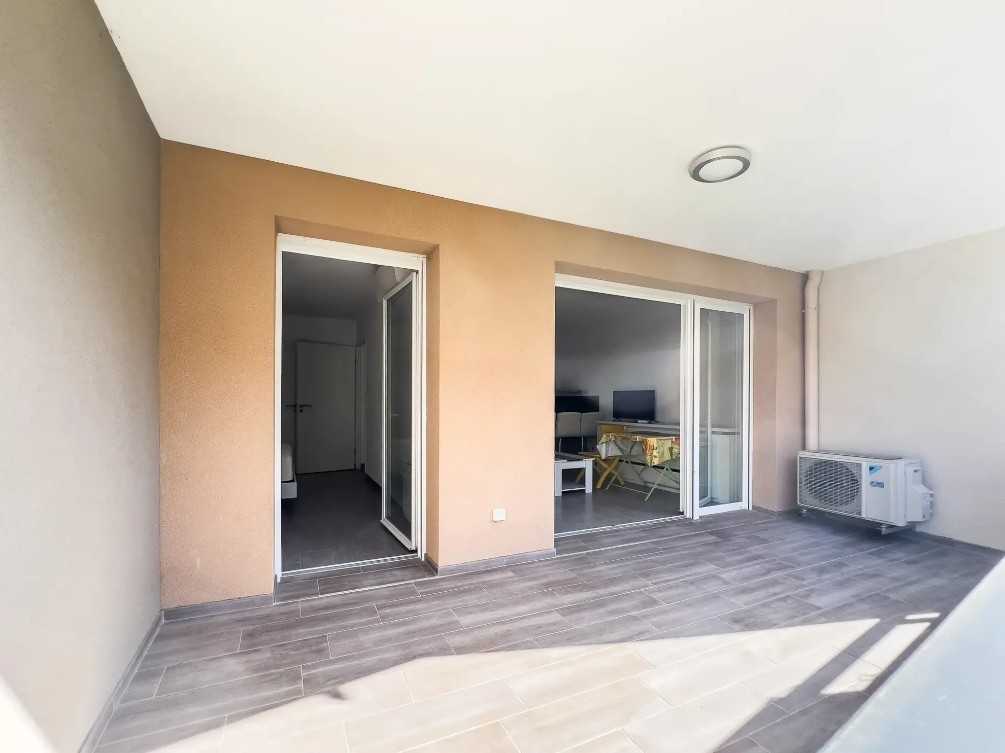 À vendre : Appartement T2 neuf avec terrasse à La Londe-les-Maures 