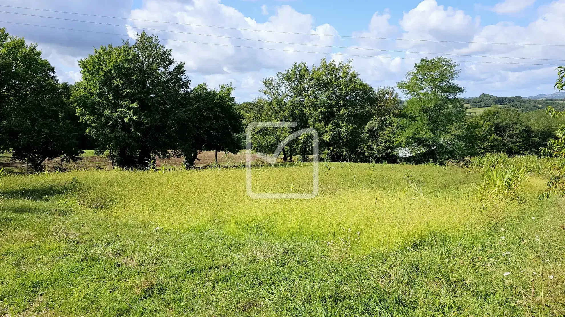 Terrain constructible à Ussac - 2531 m² à vendre 