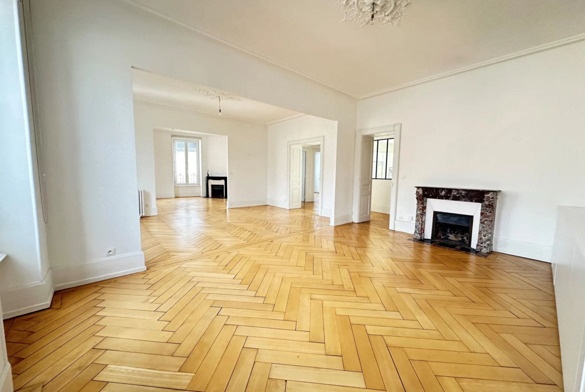 À vendre : Appartement haussmannien 151 m² à Belfort 