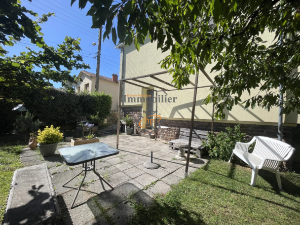 Maison rénovée à vendre avec jardin de 340 m2 à St Affrique