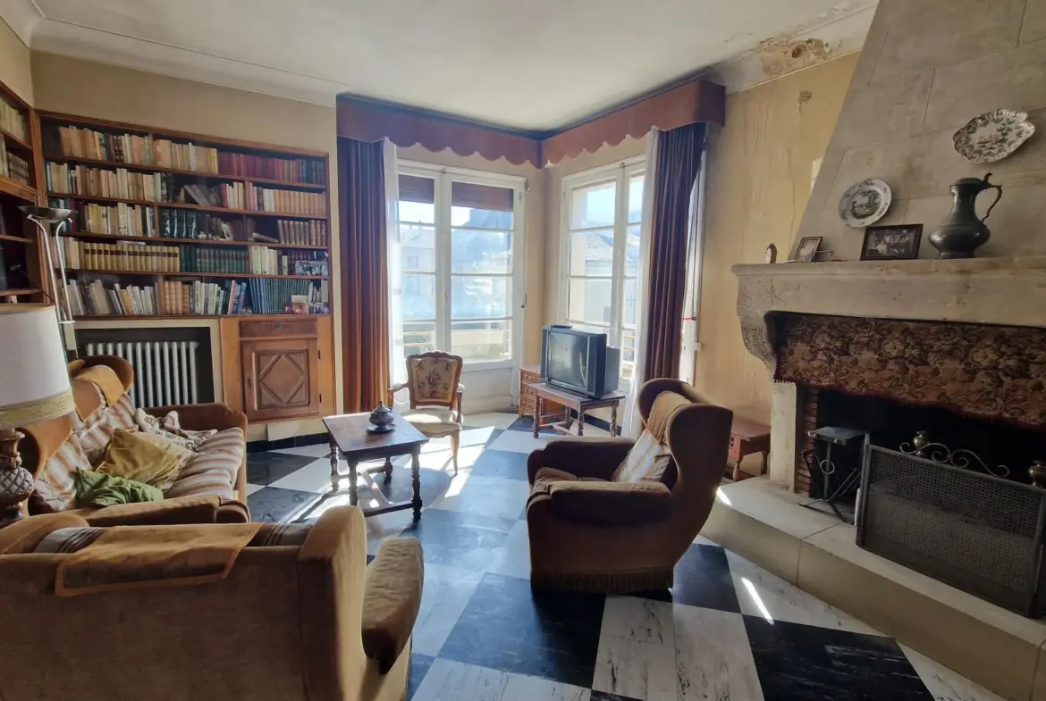 À vendre : Appartement de 153 m² à Pont Saint Esprit avec 4 chambres 