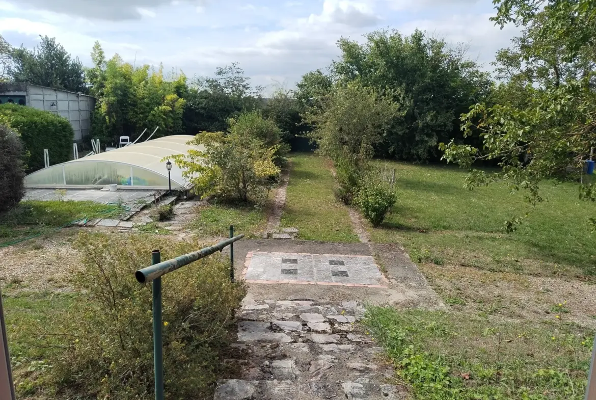 À vendre : beau pavillon avec piscine à La Charité-Sur-Loire 