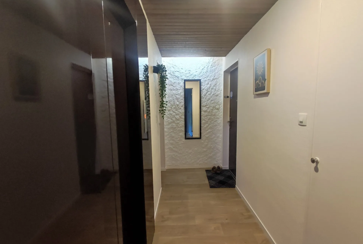 Appartement Rénové à Nevers avec Balcon et Ascenseur 