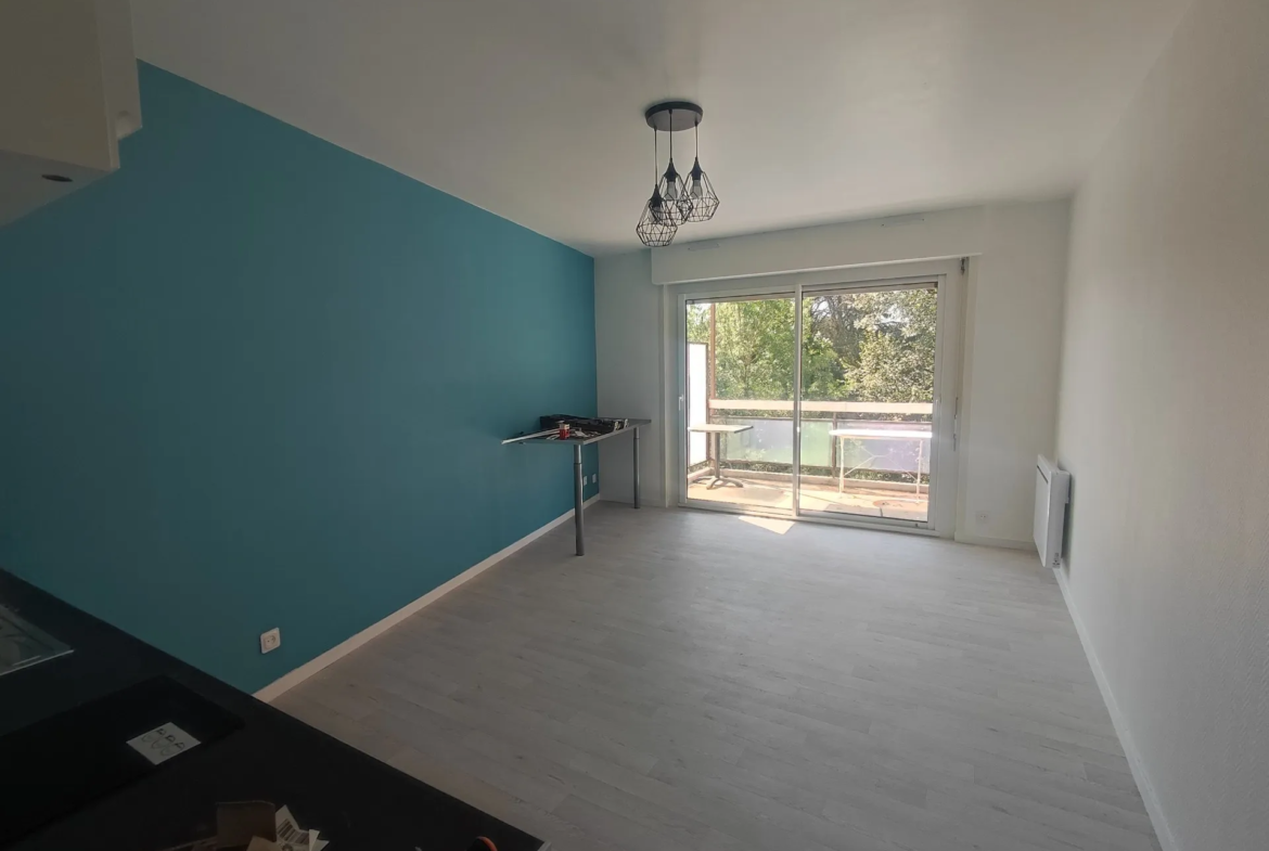 Appartement Rénové à Nevers avec Balcon et Ascenseur 