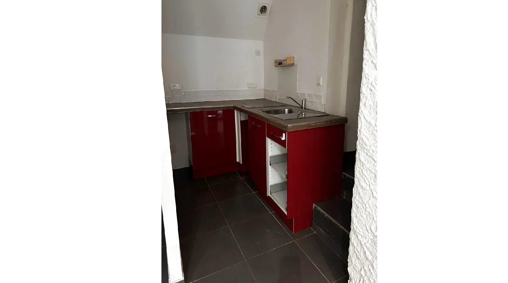 Appartement rénové à Pourrières - 31,50 m² - 115 000 € 