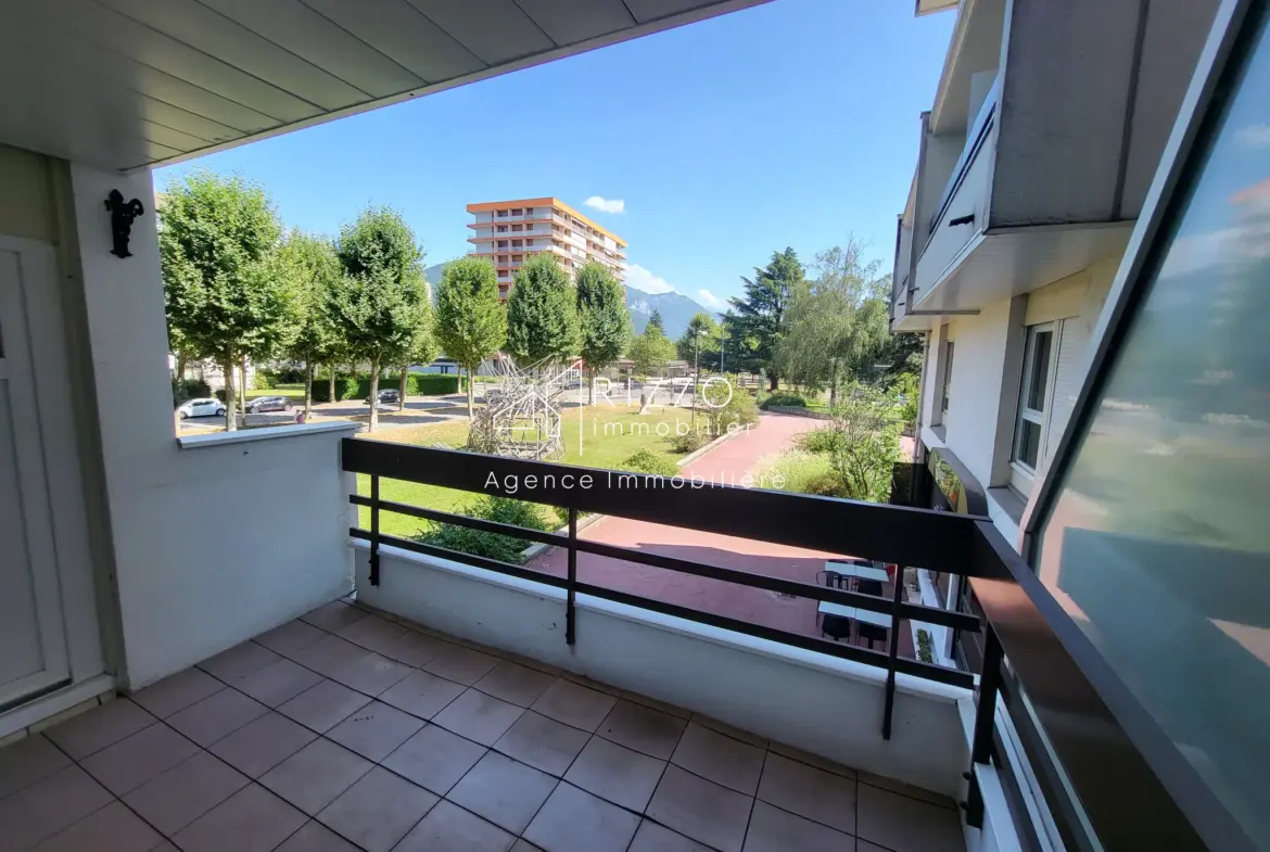 Appartement T4 lumineux avec terrasse à Annecy 