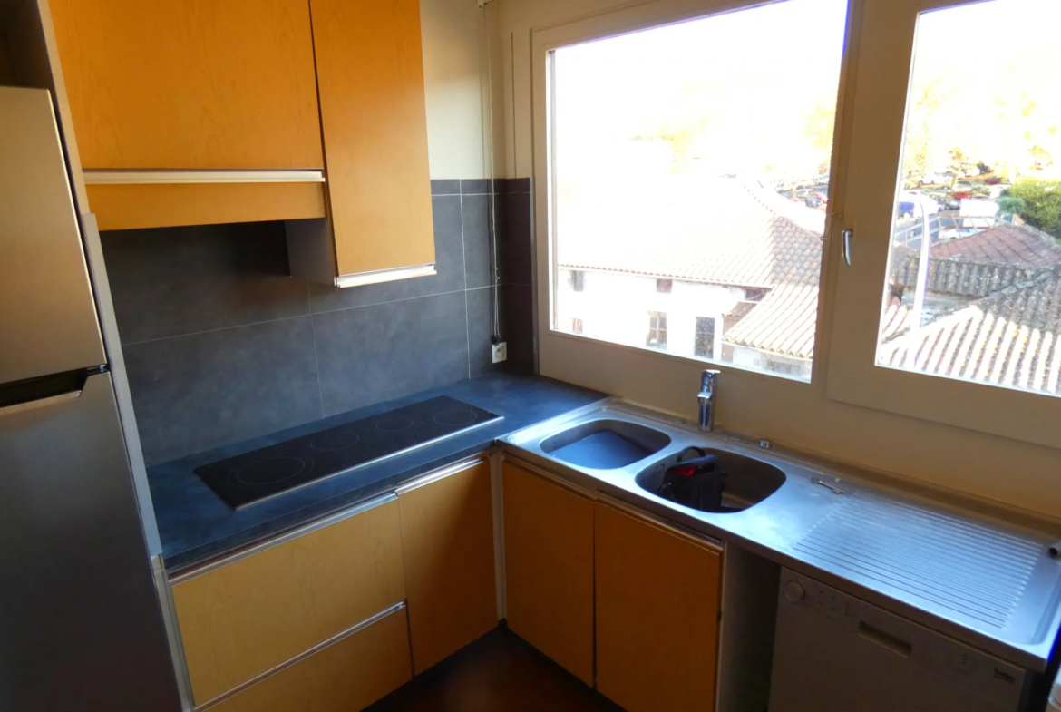 Appartement T3 avec ascenseur et balcon à Aurillac 