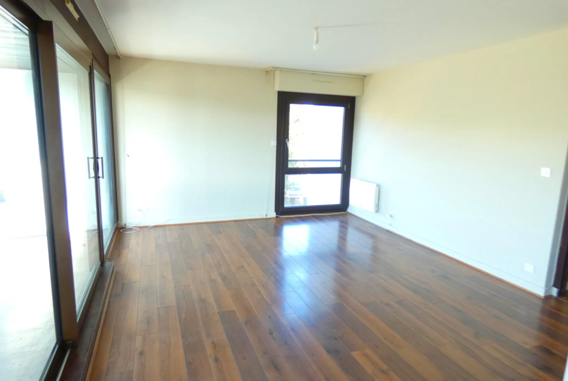 Appartement T3 avec ascenseur et balcon à Aurillac 