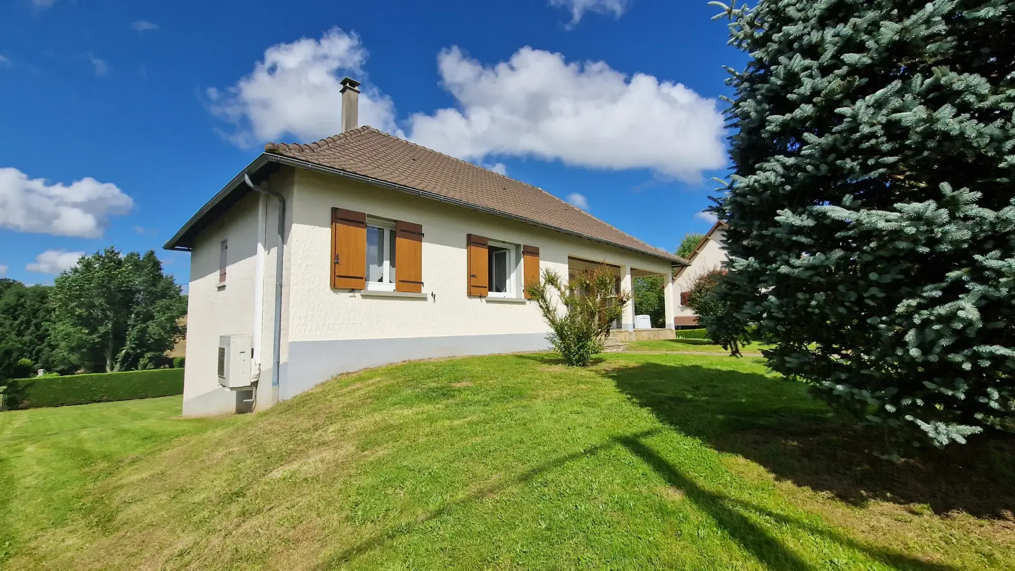 Maison rénovée à vendre à Lubersac - 198 000 € 