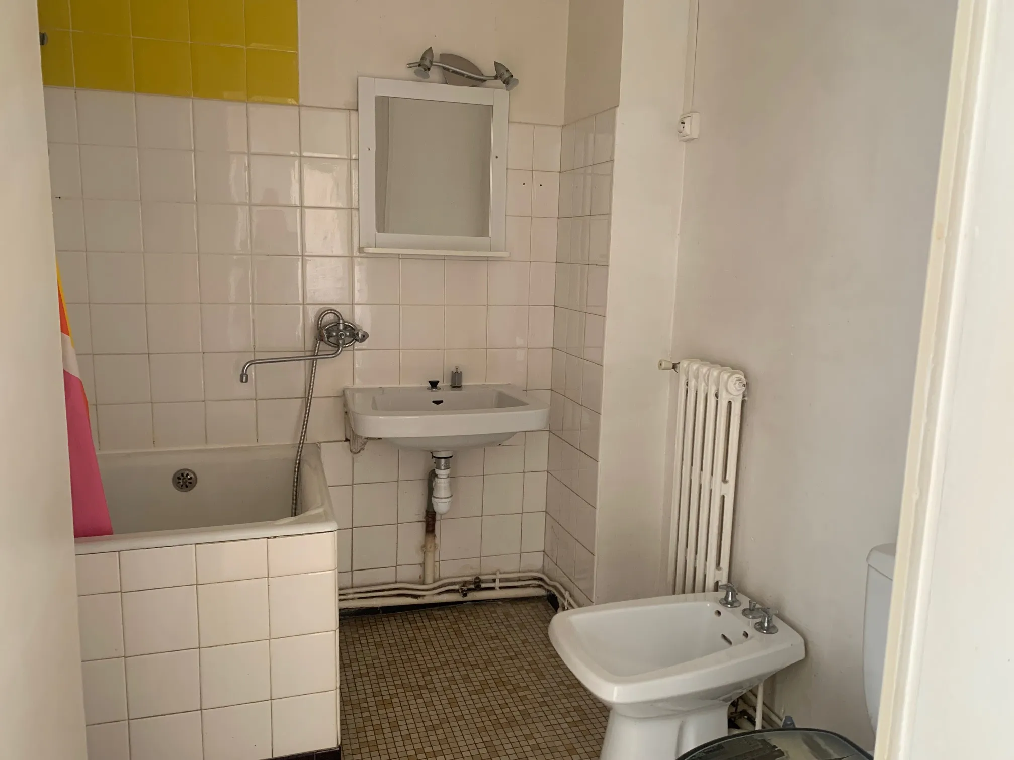 À vendre : Appartement T2 avec balcon à Moulin à Vent, Vénissieux 