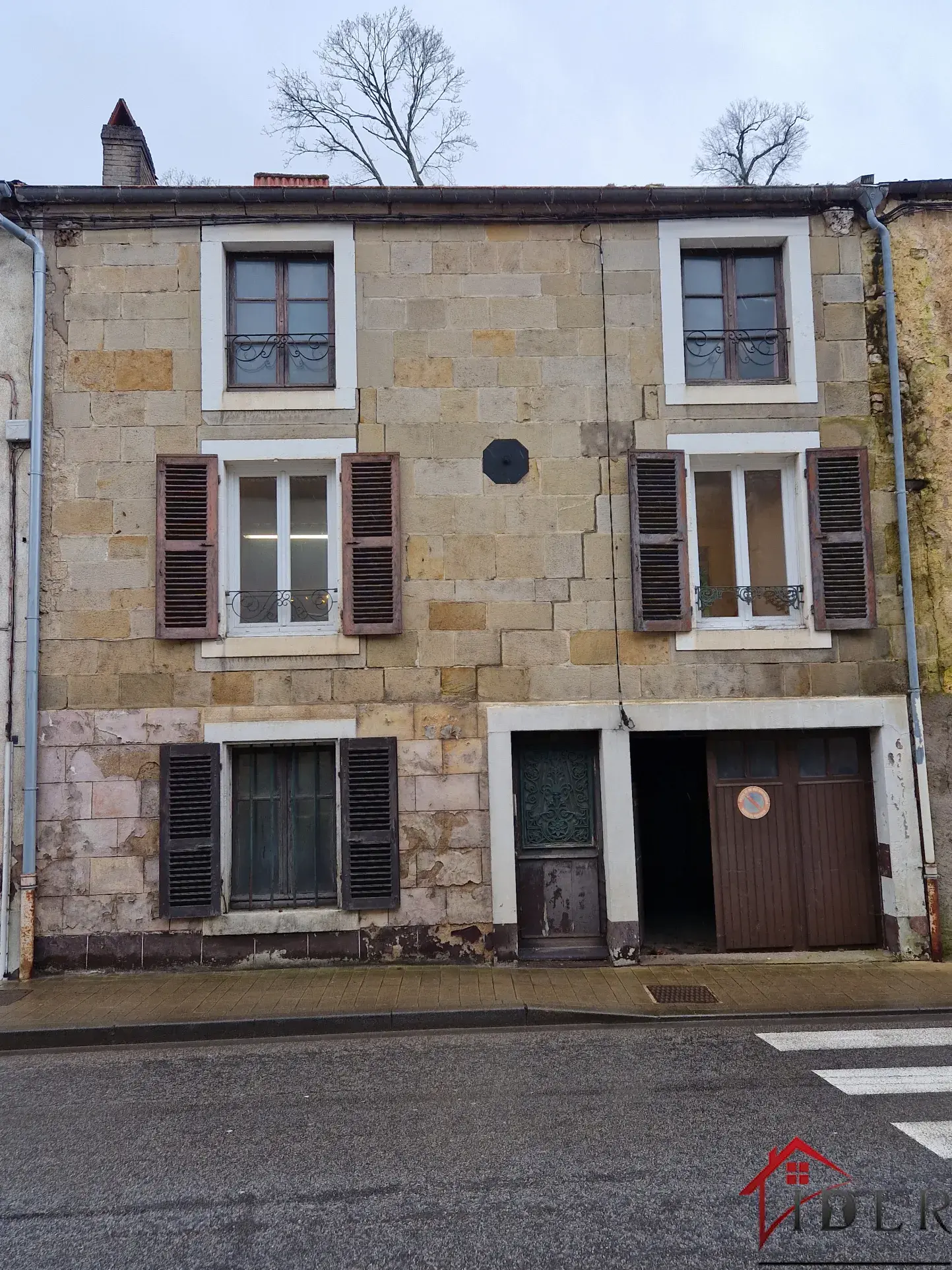 Maison de ville à rénover à Bourbonne-les-Bains 