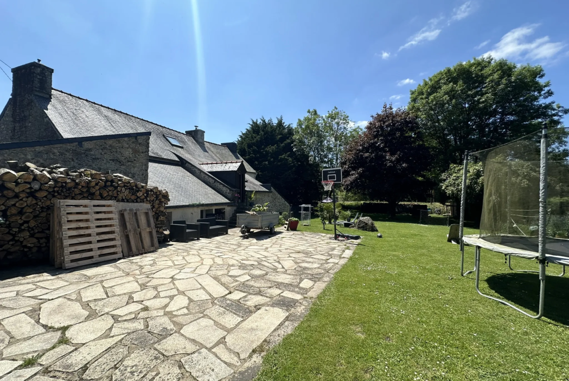 Maison de village rénovée à vendre près de Baud 