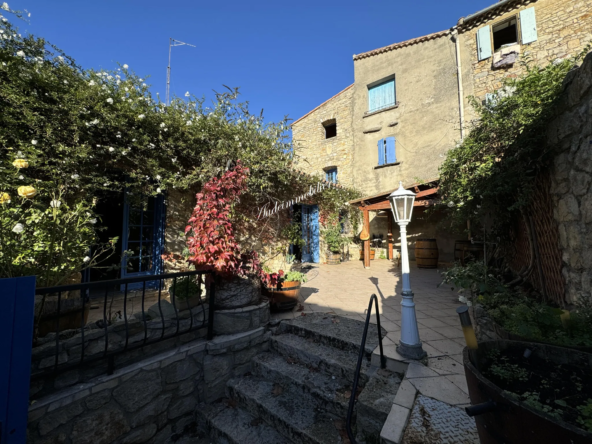 Maison de village avec grande terrasse à Limoux