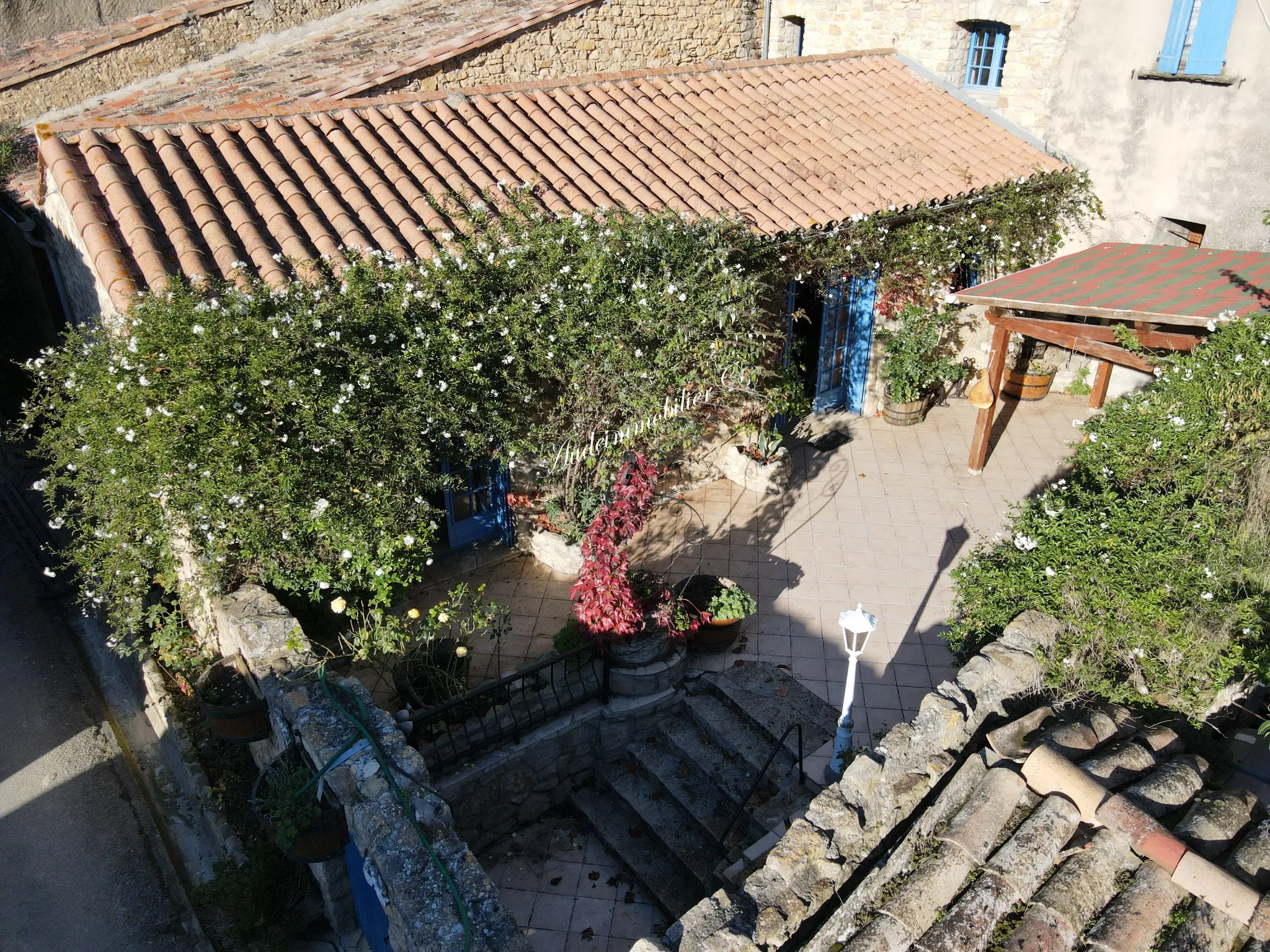 Maison de village avec grande terrasse à Limoux 