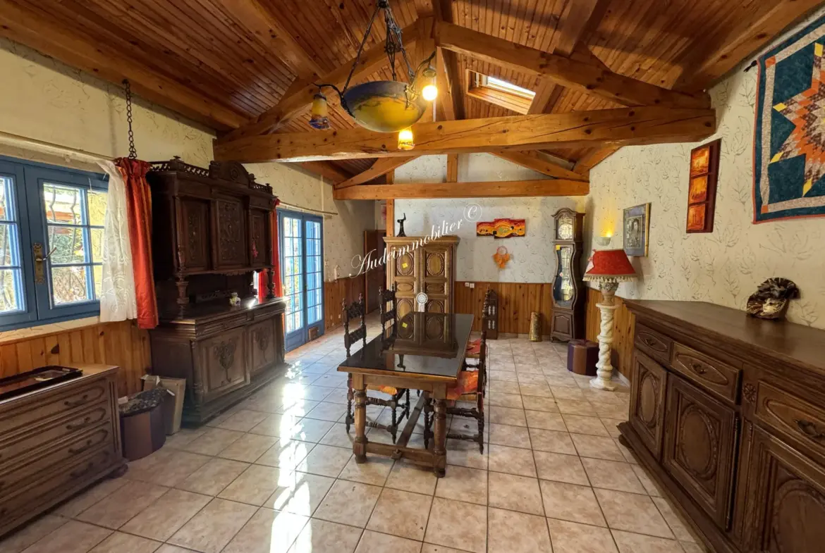 Maison de village avec grande terrasse à Limoux 